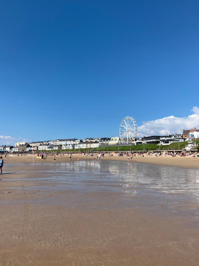 Ferienwohnung Stunning 3 Bed Seafront Mansion Building Sleeps 6 Adults Or 8 With Kids Portrush Exterior foto